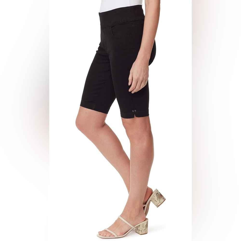 Gloria Vanderbilt Amanda Pull on Bermuda Shorts - Black - Size 4